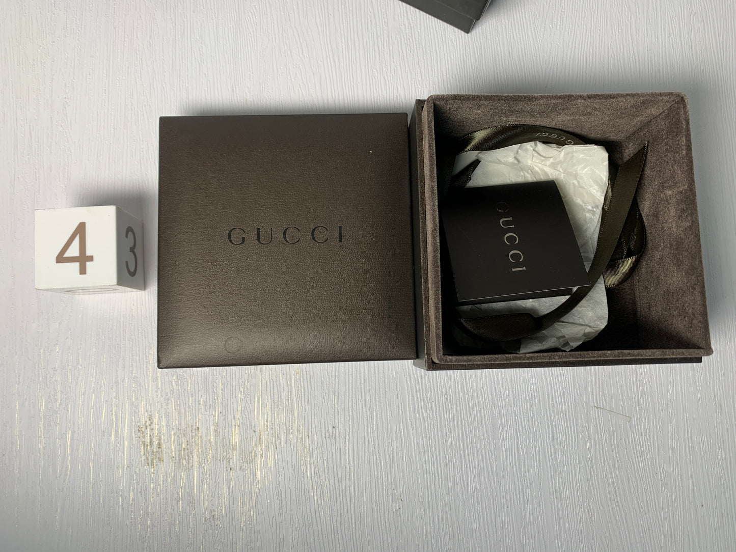 正品 Gucci 盒子禮物手錶錢包珠寶項鍊手鍊 - 28JAN1