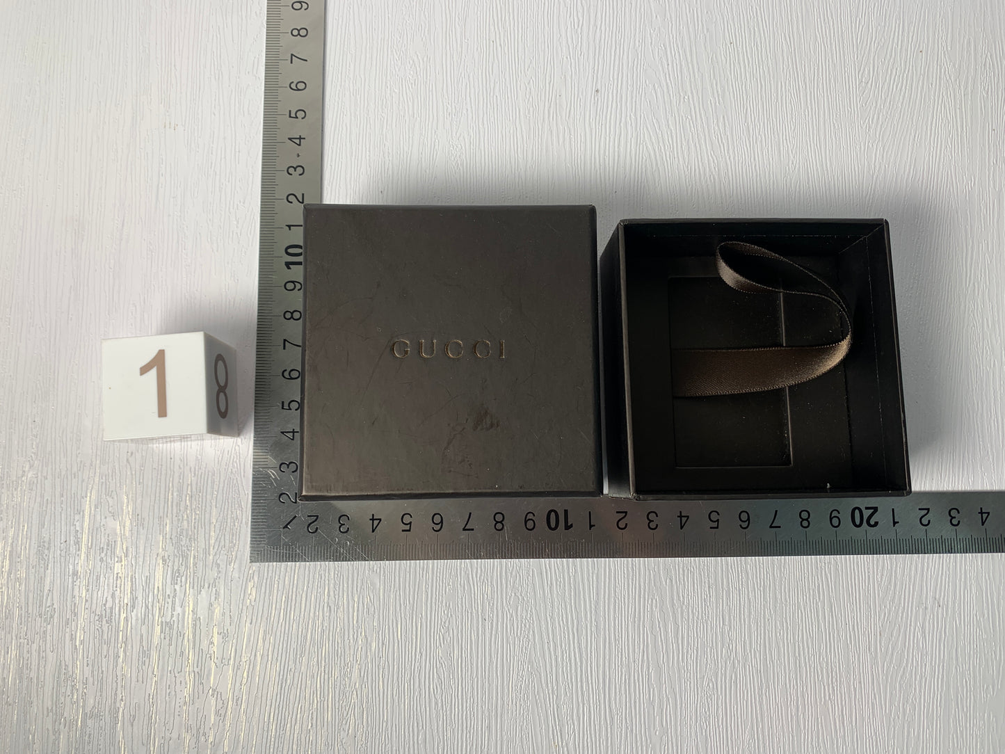 正品 Gucci 盒子禮物手錶錢包珠寶項鍊手鍊 - 30JAN1