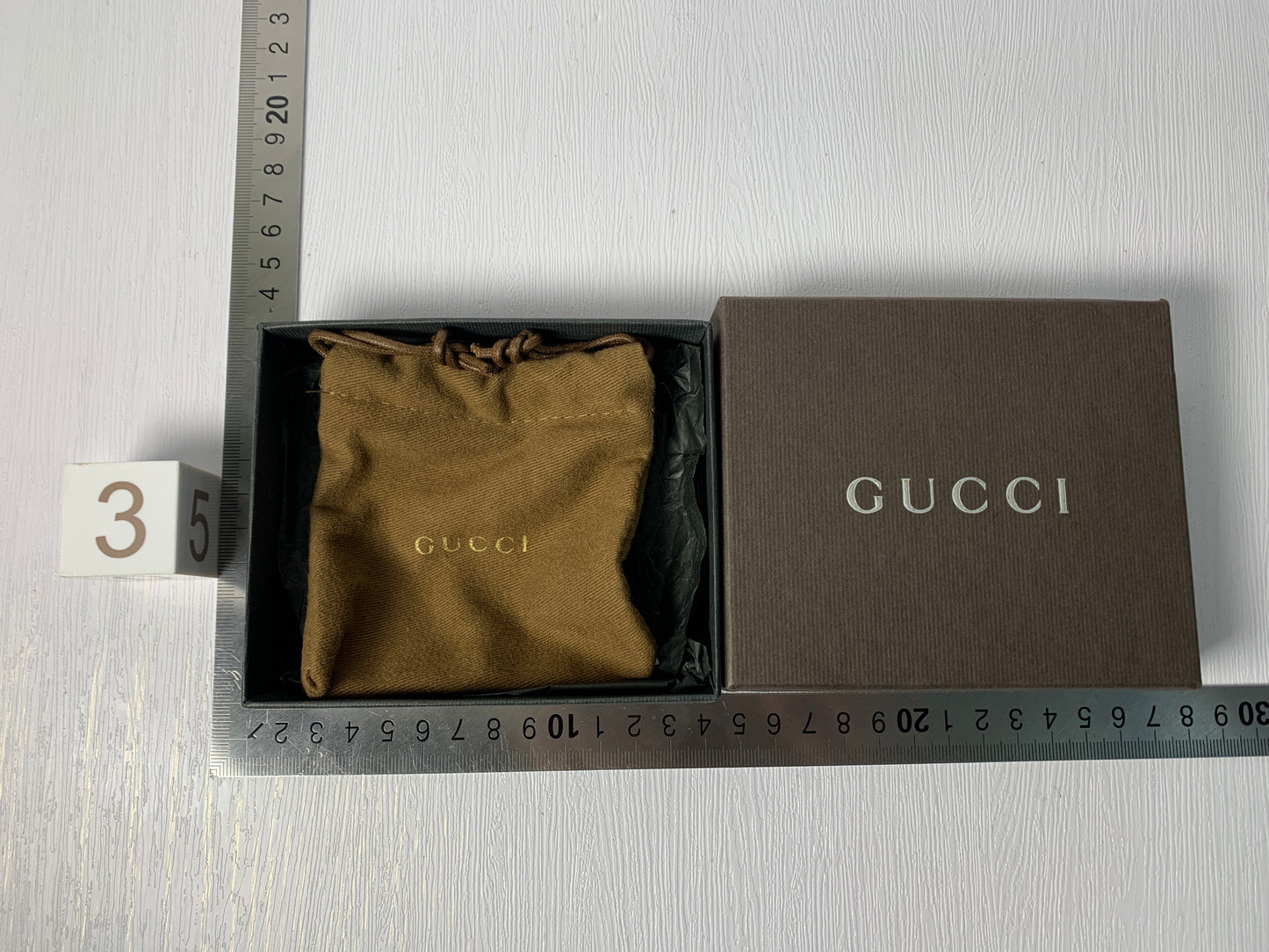 正品 Gucci 盒子禮物手錶錢包珠寶項鍊手鍊 - 30JAN1