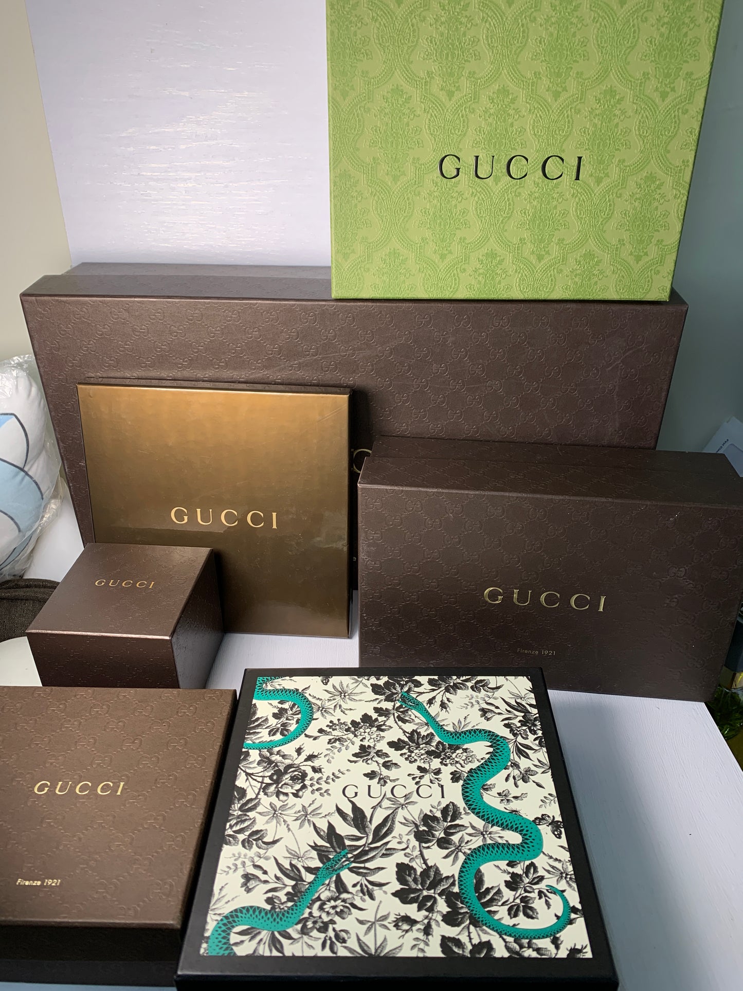 Auth Gucci large Box gift for watch wallet jewllery necklace shoes - 30JAN1