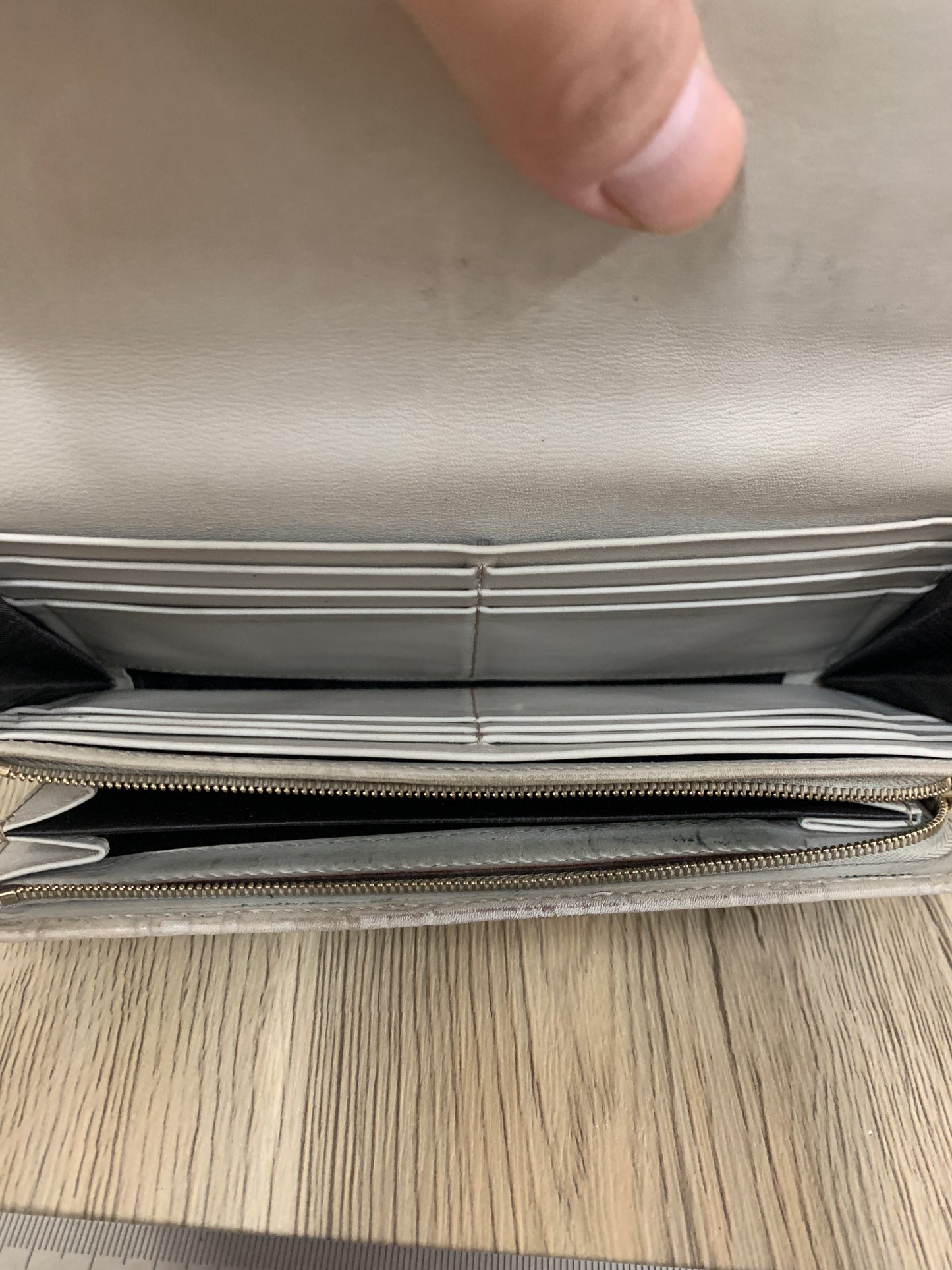 Authentic Gucci Long Wallet with coins bag grey - 24AUG22