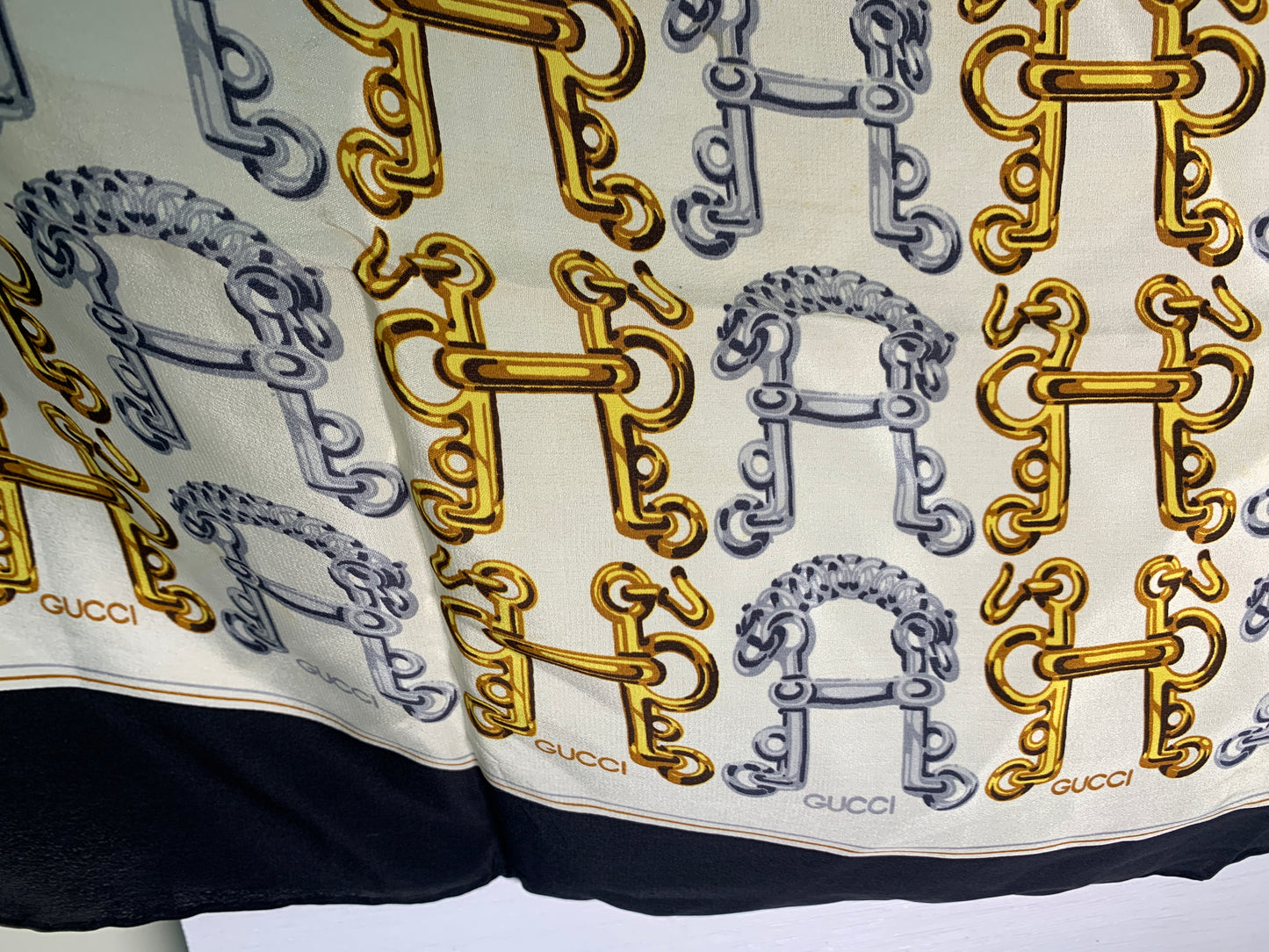 GUCCI Navy Silk Scarf 90 x 90 cm - 27OCT22