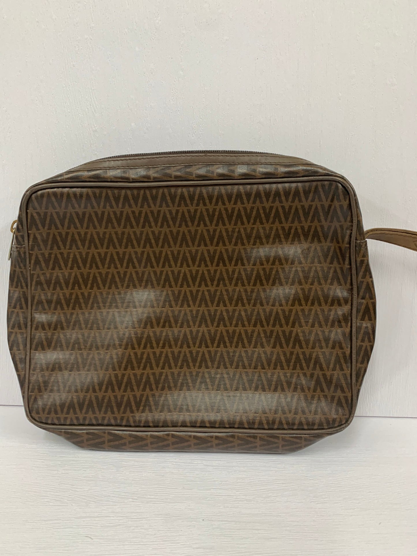V Mario Valentino made in Italy 25cm x19cm (BBW 9 25 Apr 2022)