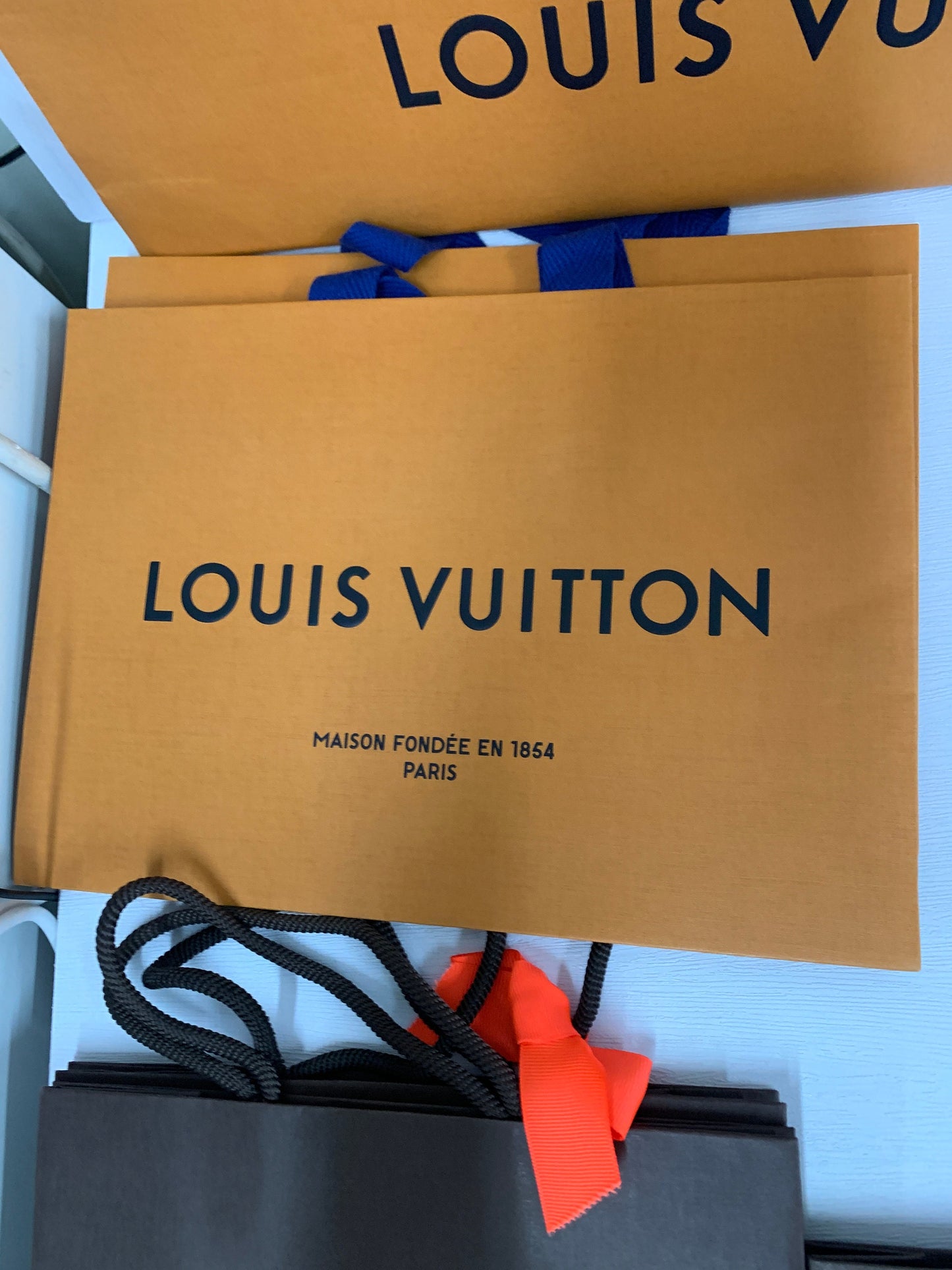 正品路易威登迪奧 LV 紙盒二手狀況良好