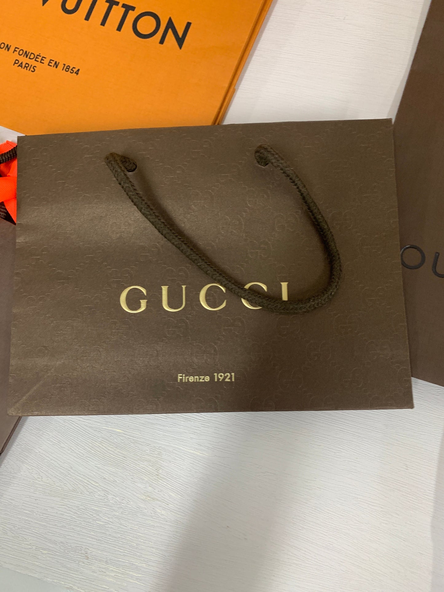 正品路易威登迪奧 LV 紙盒二手狀況良好