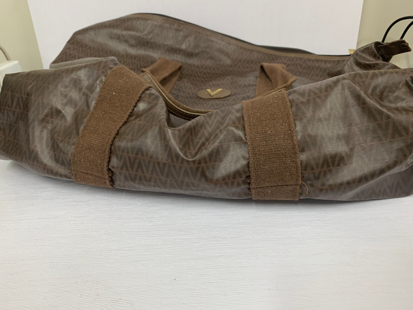 V Mario Valentino made in Italy large garment bag 55W cm x 44H cm (BbW 14 25 Ap