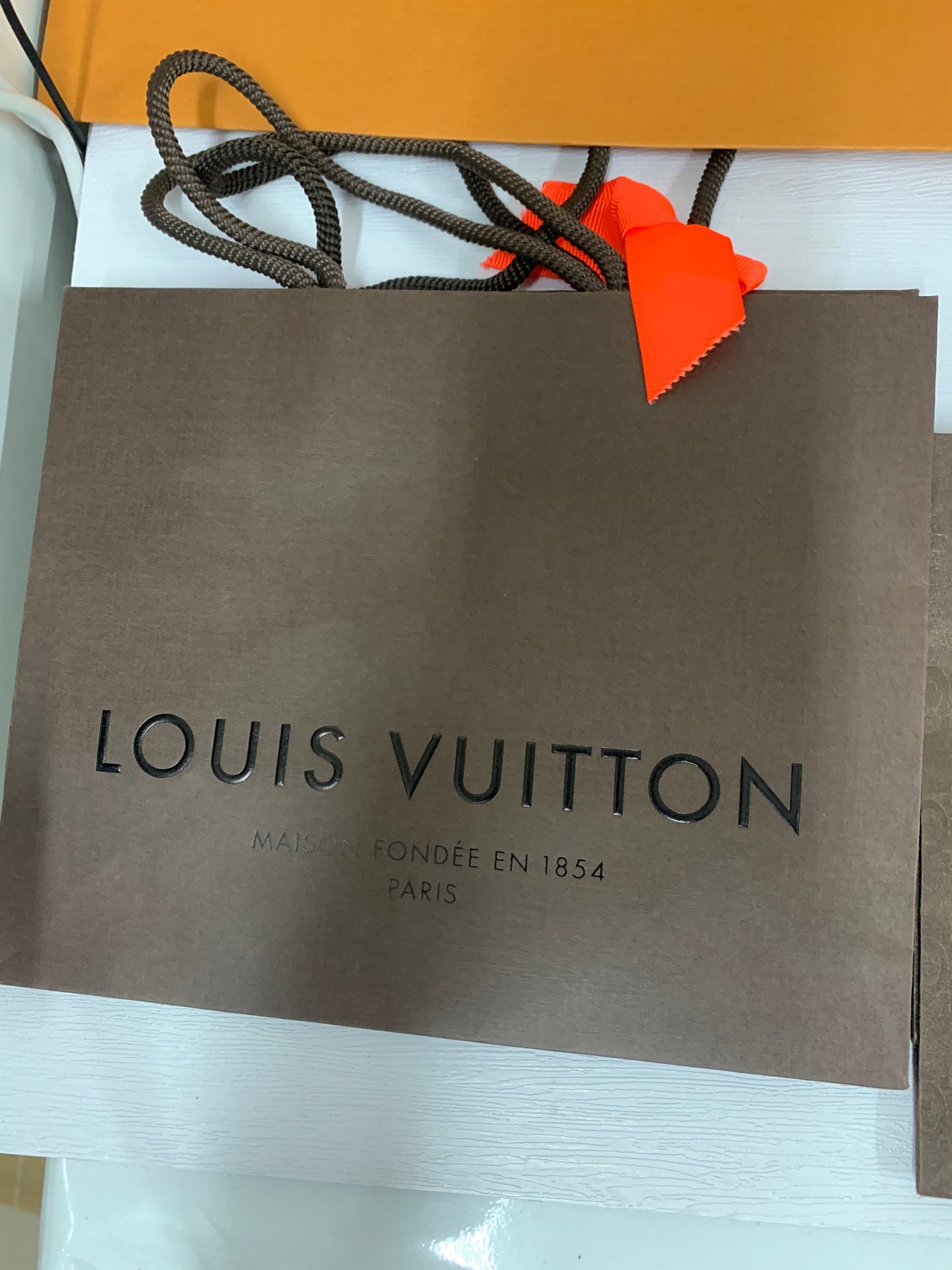 正品路易威登迪奧 LV 紙盒二手狀況良好