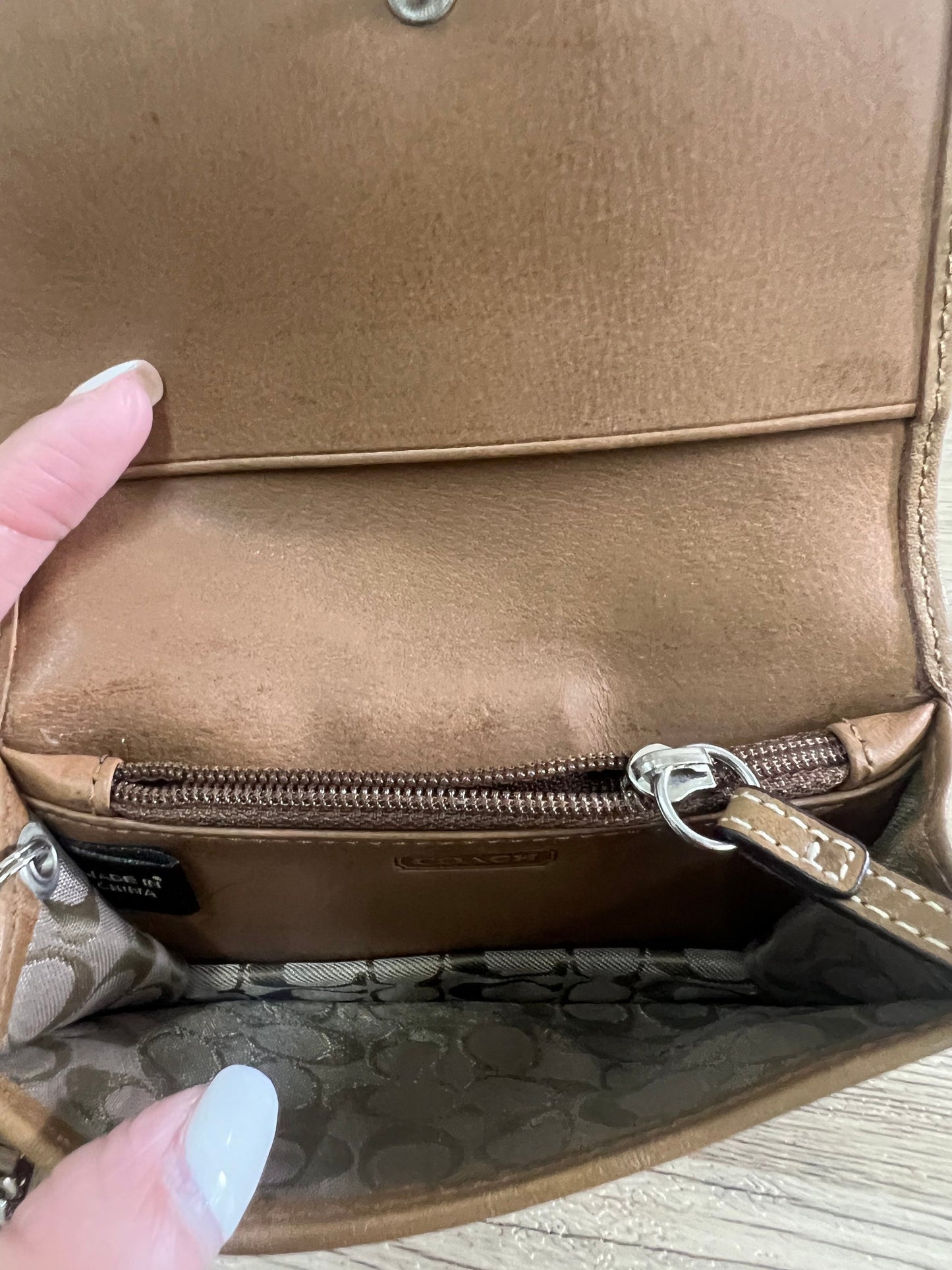 Coach vintage wallet 12w x 17h (3 Jun 22 Bbw23)17