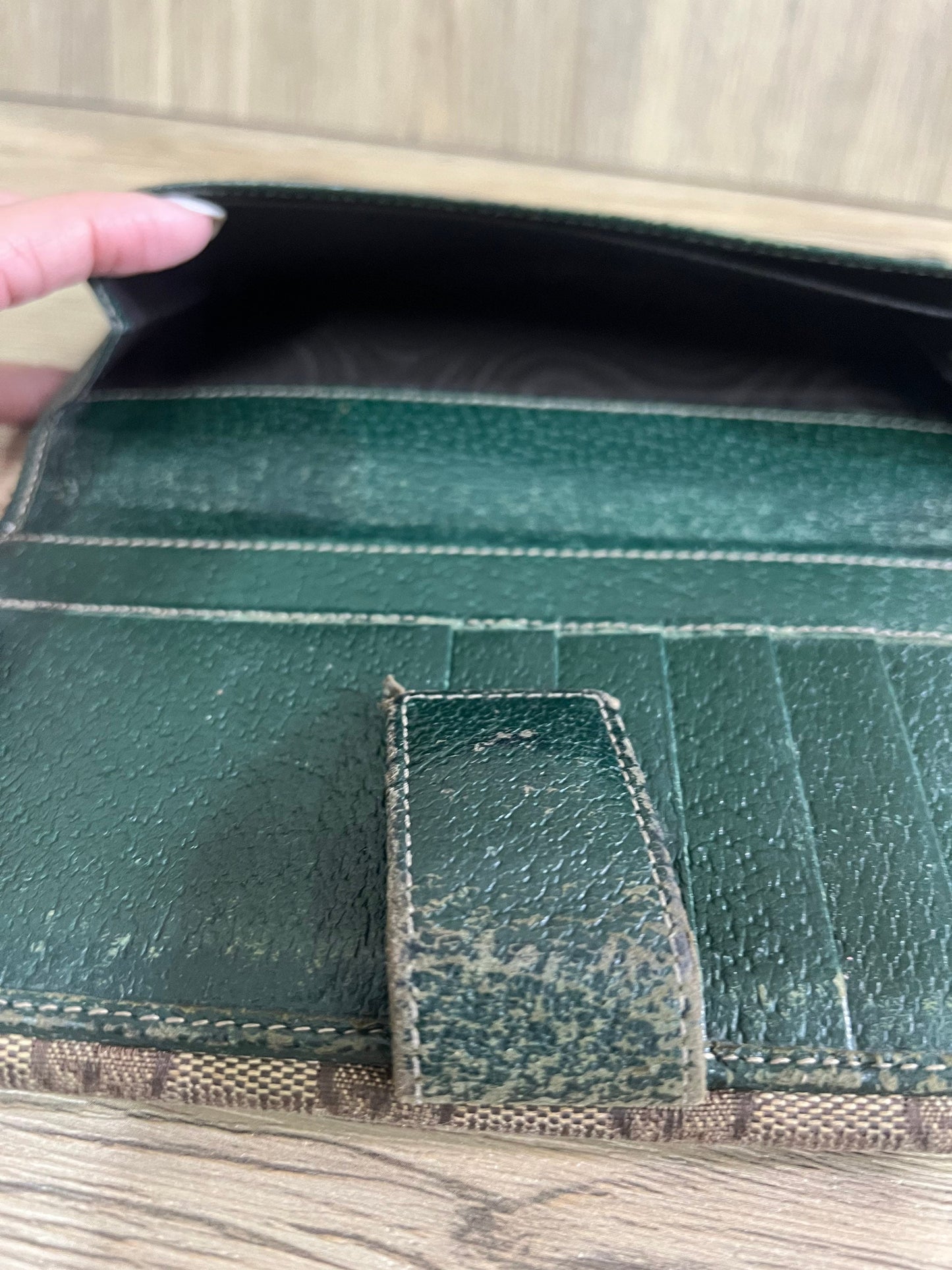 Gucci vintage wallet 18w x 10h cm (3 Jun 22 BBW25)