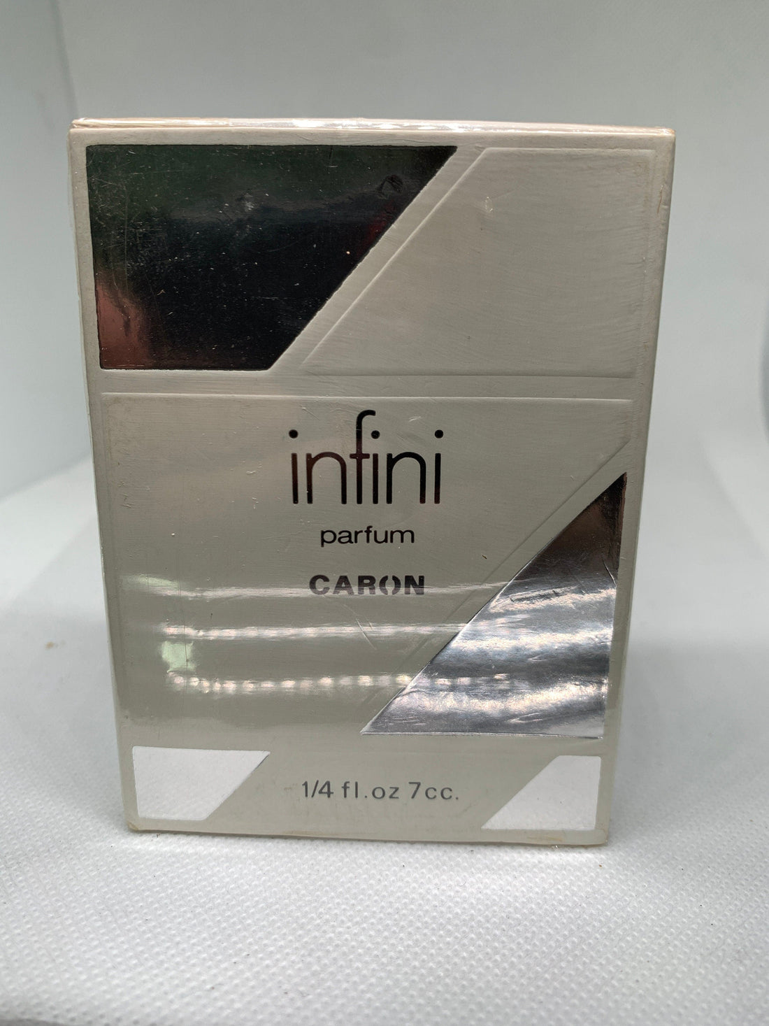 The Ultimate Guide to Vintage Caron Perfume: Discontinued Gems & Collector's Guide