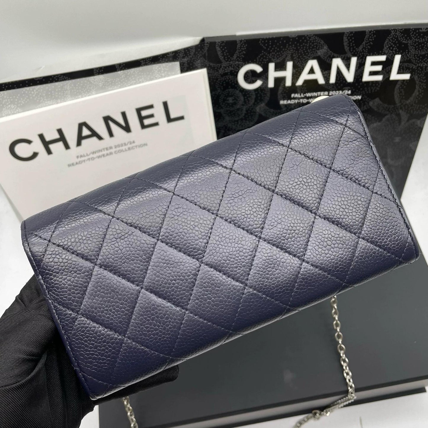 220824-2 CHANEL Chanel CF Deep Sea Blue Croid Sauce Crucket Flip Wallet