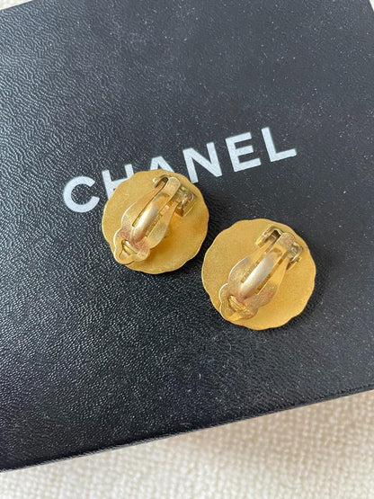 220824-4 Auth CHANEL VINTAGE Double C small Earrings clip