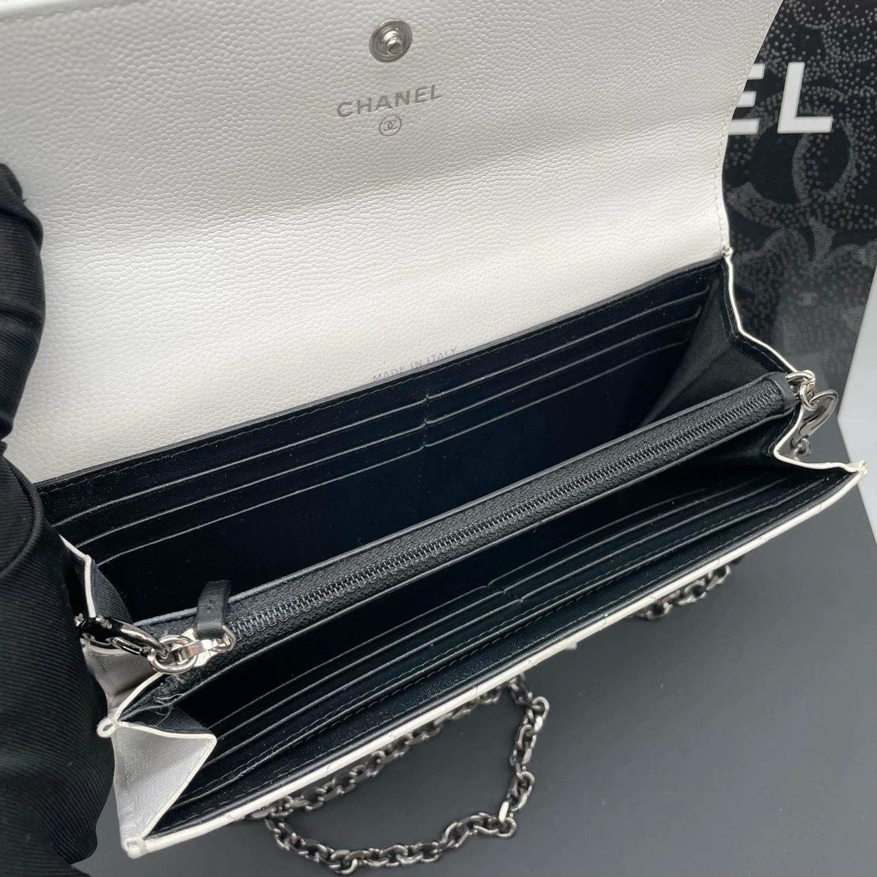 220824-5 CHANEL Chanel CF black and white lychee cowhide flip wallet