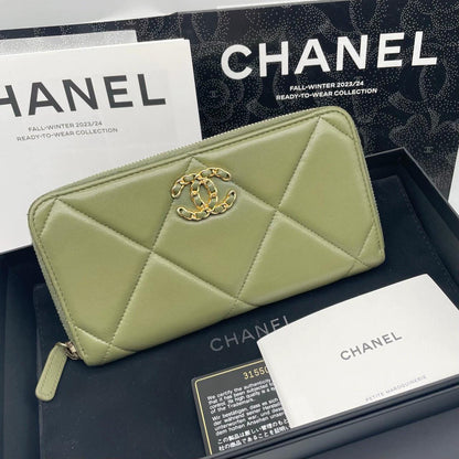 220824-6 CHANEL Chanel 19 series Cuban green wallet