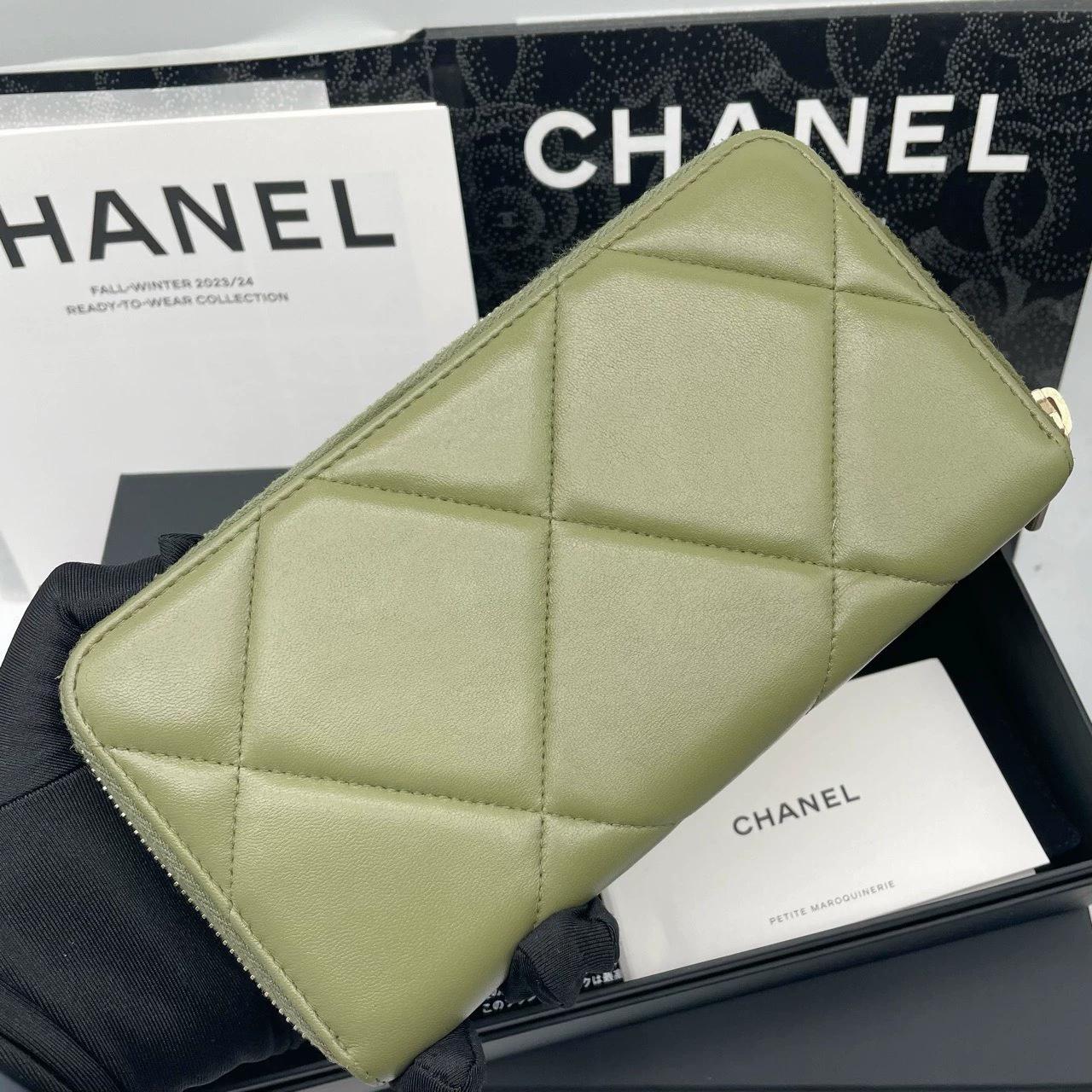 220824-6 CHANEL Chanel 19 series Cuban green wallet