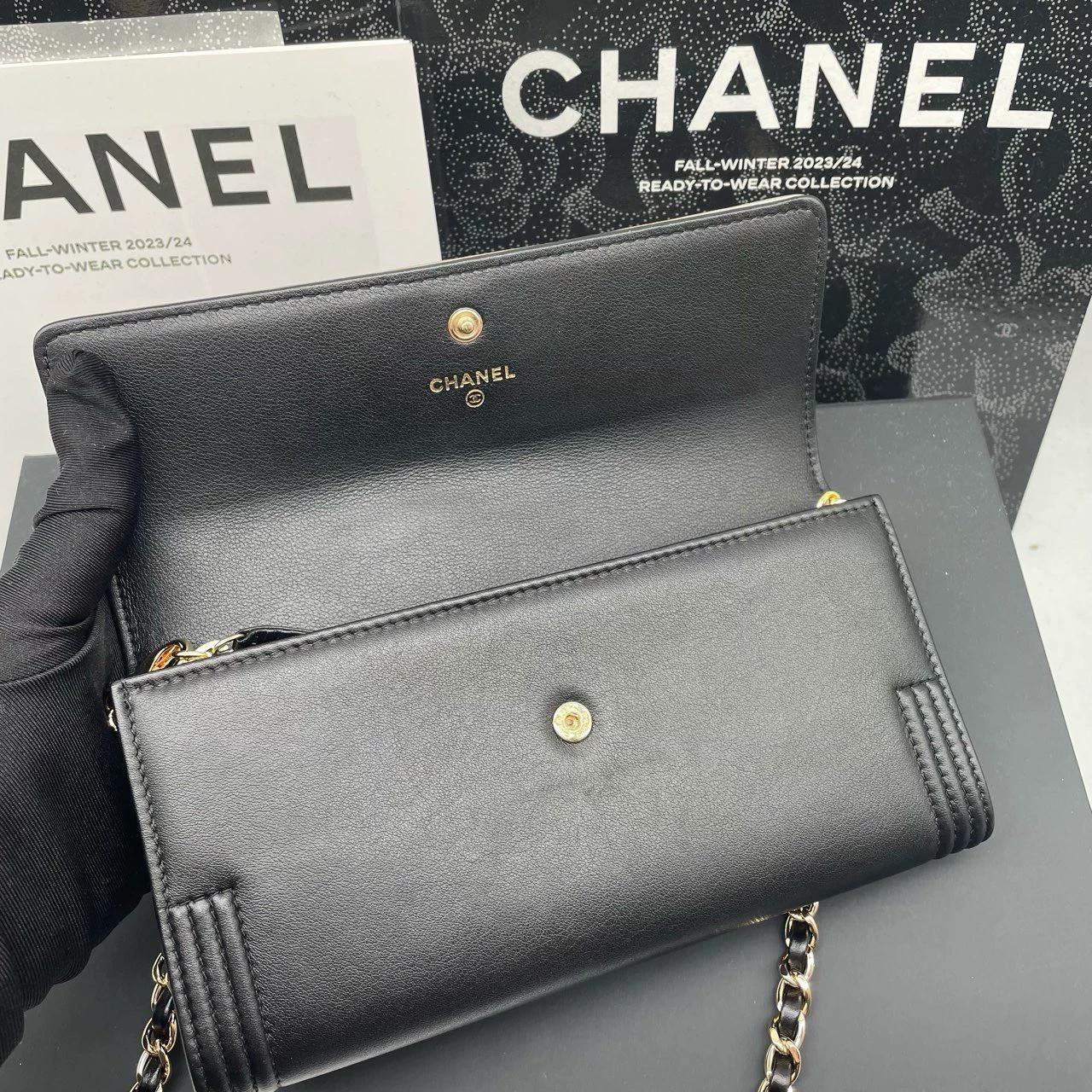 220824-9 CHANEL Chanel Leboy Black Gold Playing Wallet