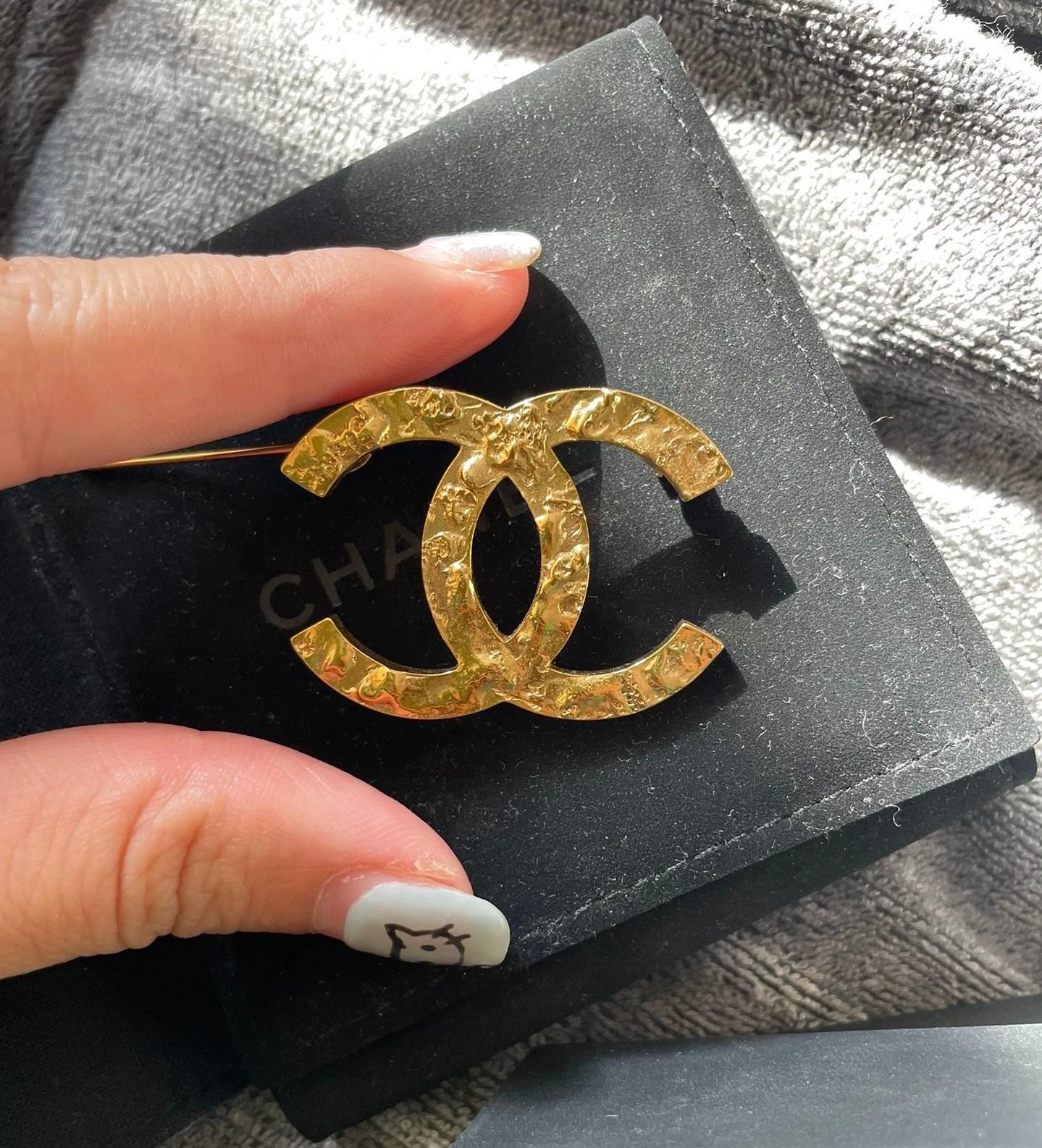 220824-19 Auth Chanel CHANEL Double C gold tone BROOCH PIN CHARM