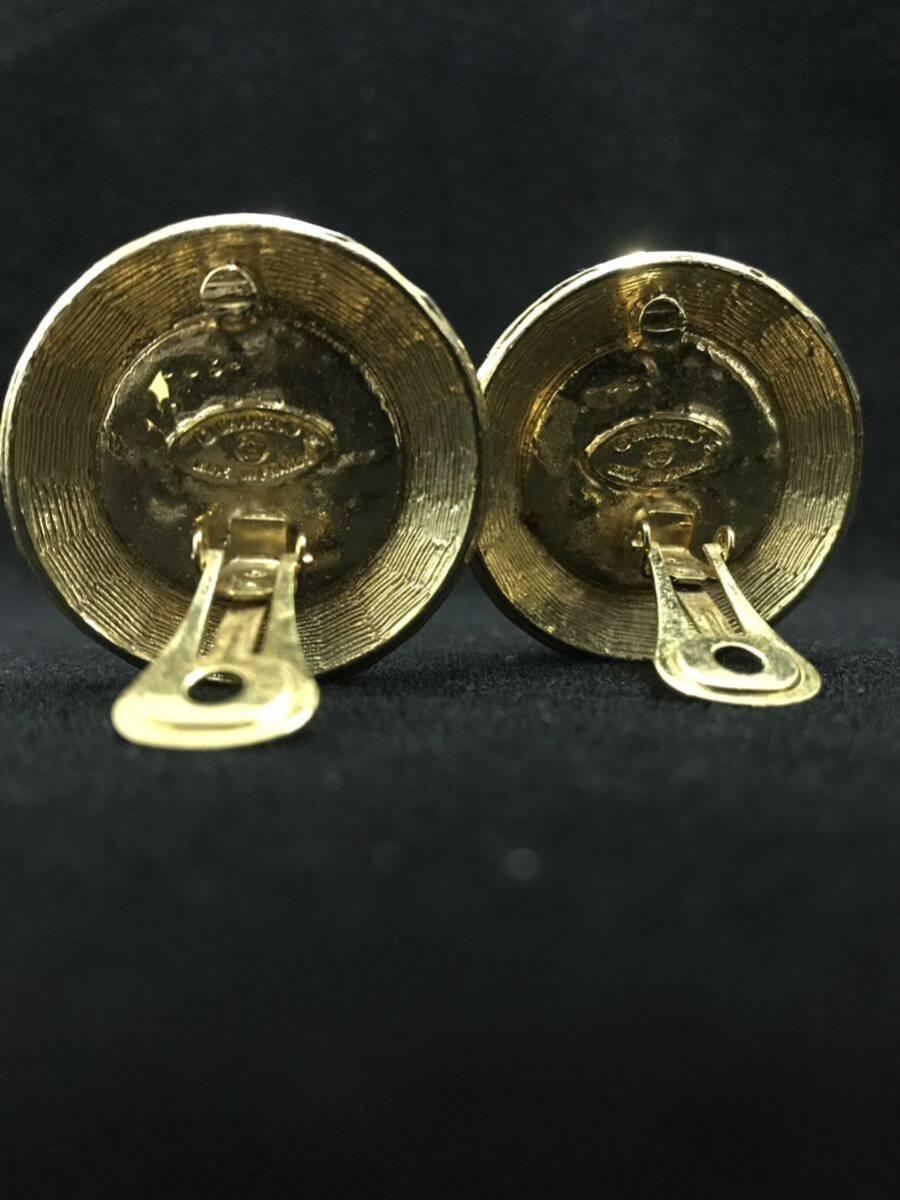 1809-japan3 Auth CHANEL Earrings Gold Antique CC Logo Pearl