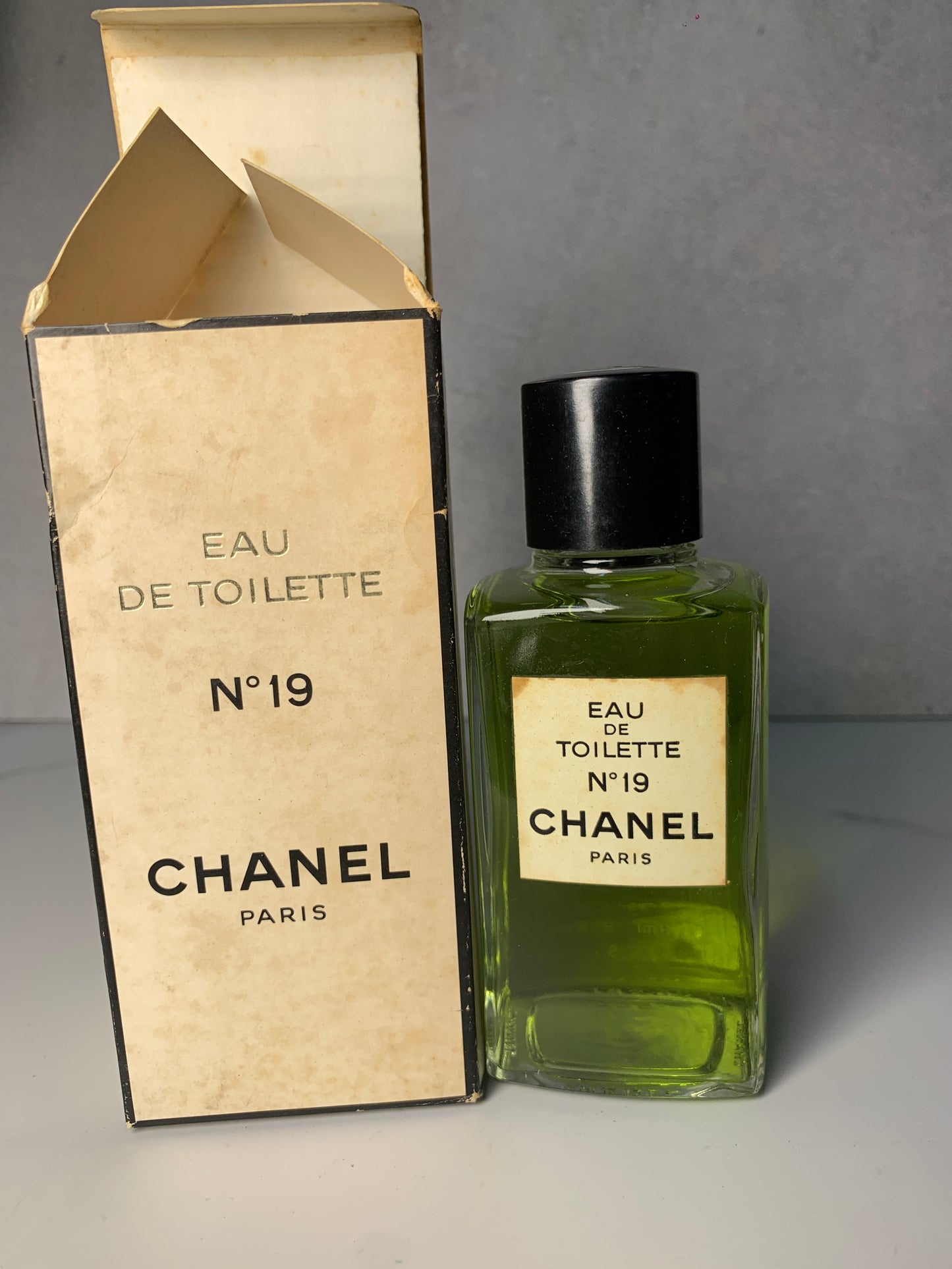 Chanel  No. 19 118ml 4 oz  Eau de toilette EDT  - 230525