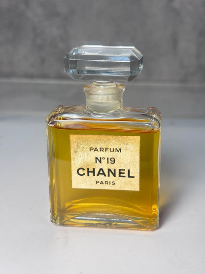 Chanel - Unisex Chanel No. 19  Parfum  28ml 1 oz   - INSTOCK 210126