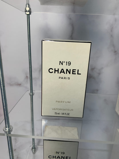 Sealed Chanel No. 19 parfum perfume 7.5 ml 1/4 oz - 060224