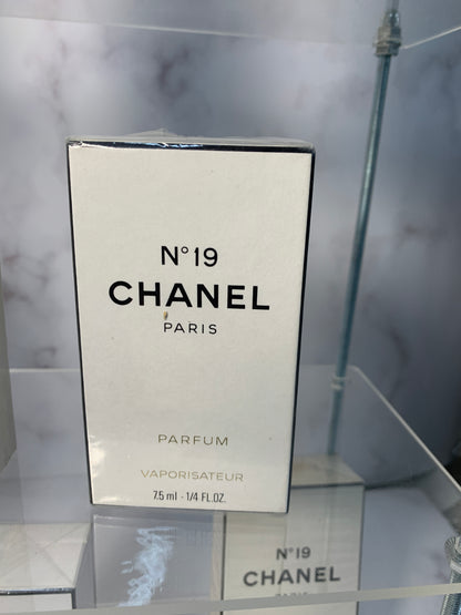 Sealed Chanel No. 19 parfum perfume 7.5 ml 1/4 oz - 060224