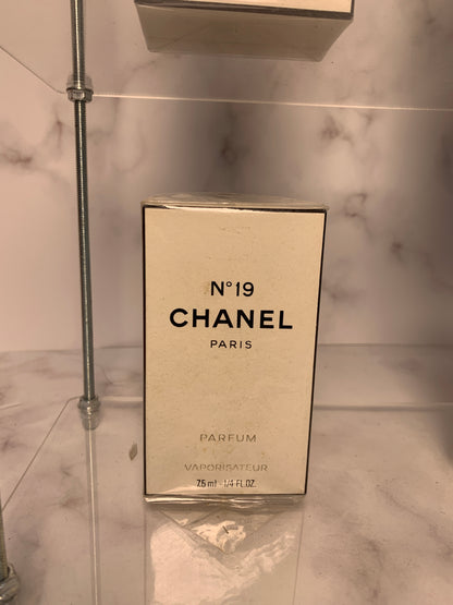 Sealed Chanel No. 19 parfum perfume 7.5 ml 1/4 oz - 060224