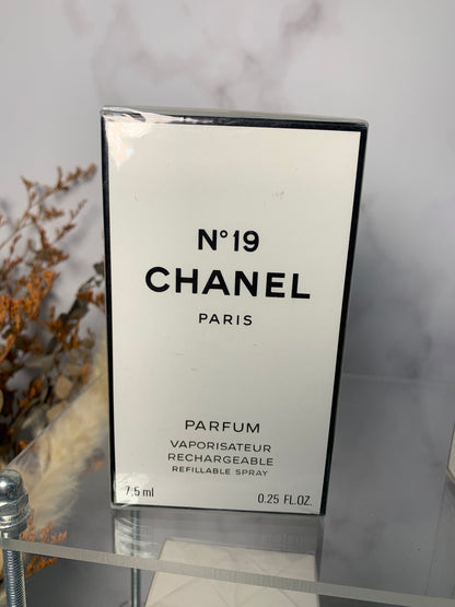 Rare Sealed Chanel no. 19 7.5ml 1/4 oz parfum perfume - 250325 A