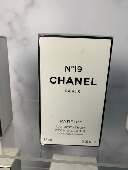 Rare Sealed Chanel no. 19 7.5ml 1/4 oz parfum perfume - 250325 A