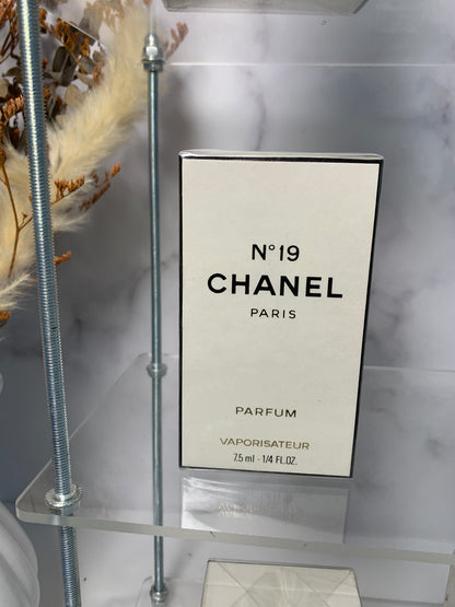 Rare Sealed Chanel no. 19 7.5ml 1/4 oz parfum perfume - 250325 A