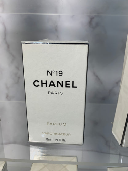 Rare Sealed Chanel no. 19 7.5ml 1/4 oz parfum perfume - 250325 A