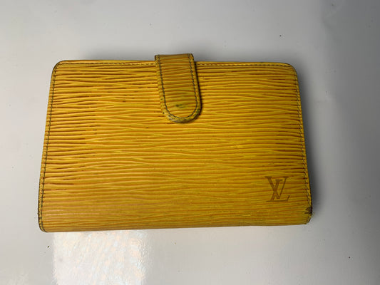 Rare Women Louis Vuitton EPI coins bag holder wallet LV    - 040424