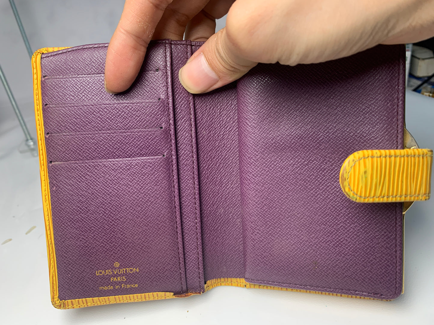 Rare Women Louis Vuitton EPI coins bag holder wallet LV    - 040424