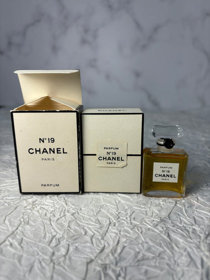 Sealed Chanel No. 19 7.5ml 1/4 oz Parfum Perfume   - 230824