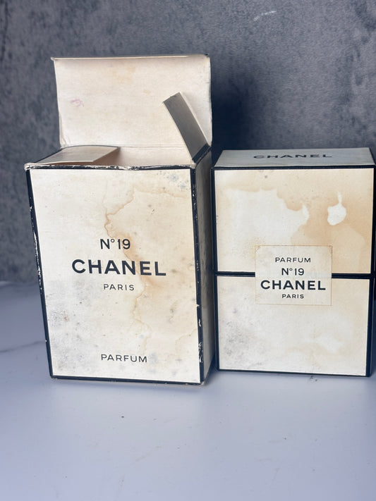 Chanel - Women Chanel No. 19 Parfum Parfum 28 ml   - INSTOCK 110925