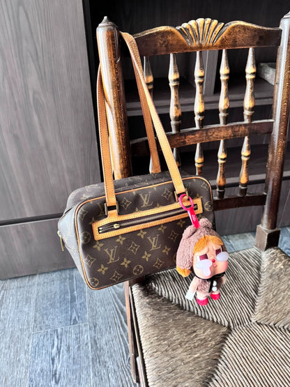 150626-bag-47 lv open smile handbag