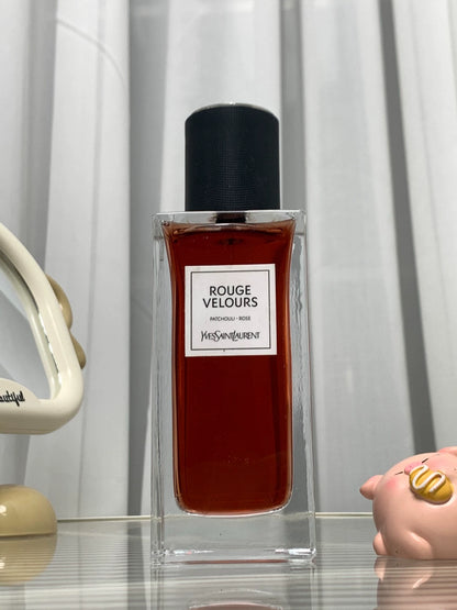 280726-25 Yves Saint Laurent Boxless Red Velvet 125ml 4.2 oz