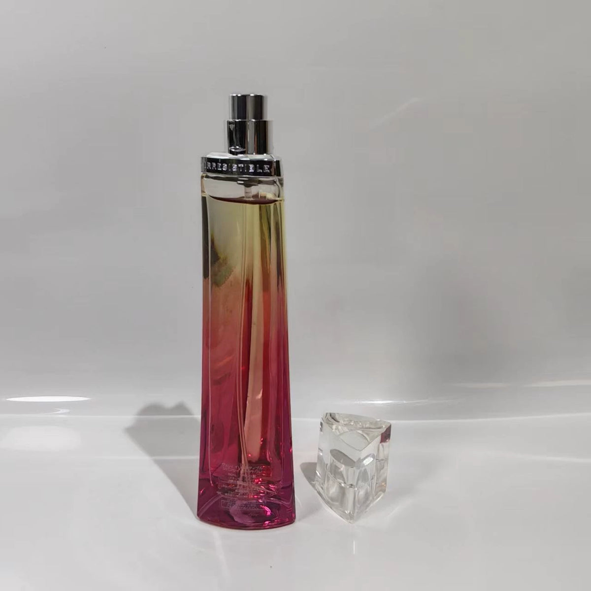 020926-552 Givenchy Alluring Charm