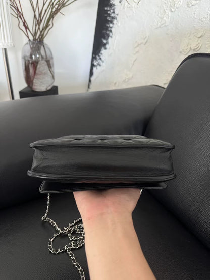 150626-bag-16 Chanel fortunewoc black silver handbag