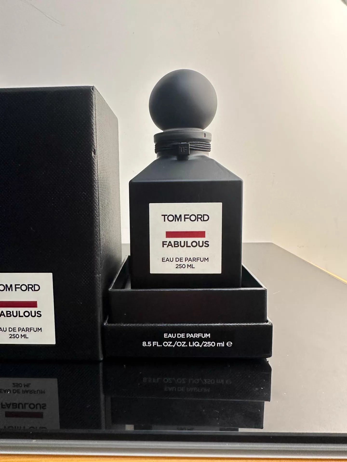 250626-4 Tom Ford Fabreuse is full. 250ml 8.5 oz