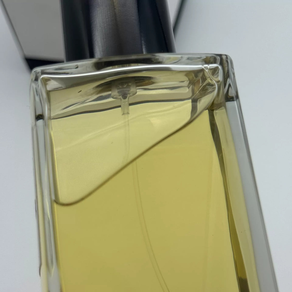 151026-38 Chanel Wutong Shadow Wood 200ml 6.8 oz