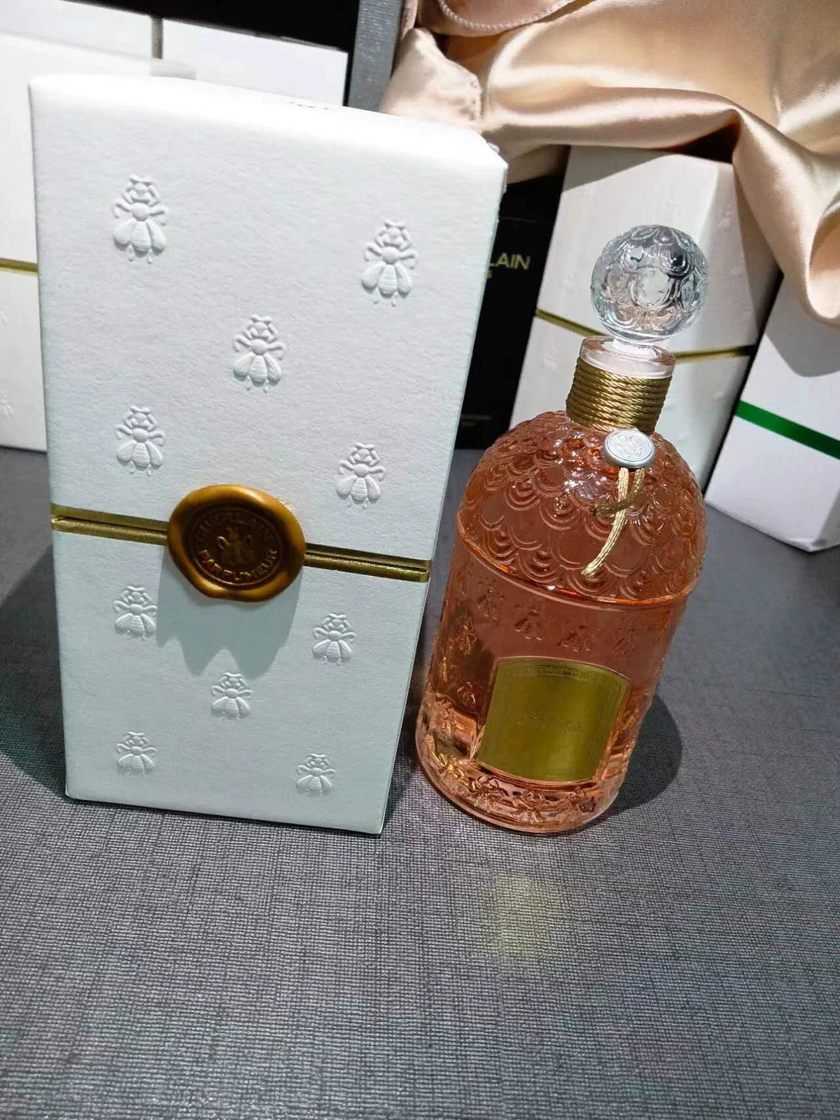 211026-66 Guerlain Collection Bee Bottle Parfum 125ml 4.2 oz