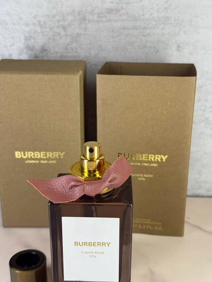 040426-124 Burberry Tudor Rose Tudor 100ml 3.4 oz
