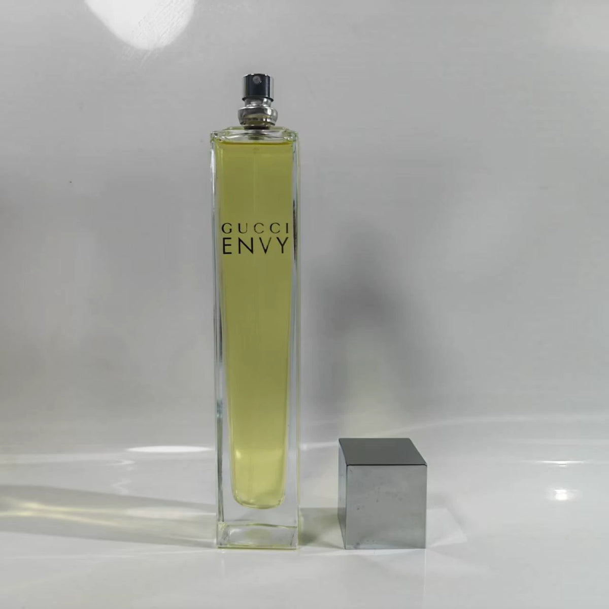 020926-286 Gucci Huang Jealousy