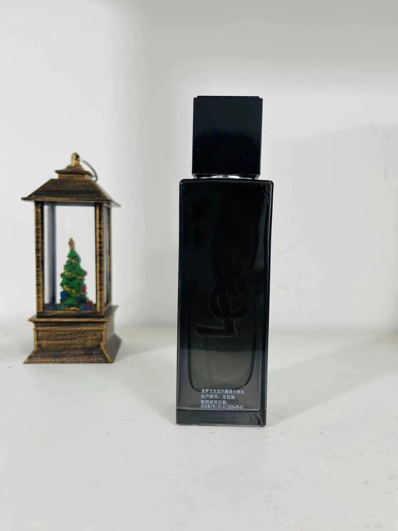 260526-18 Yves Saint Laurent is raw unruly 40ml 1.4 oz