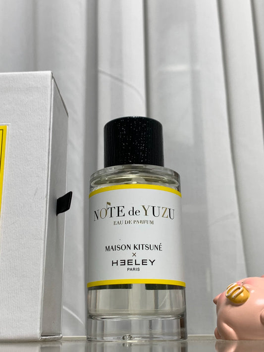 280726-90 There is box 100ml 3.4 oz