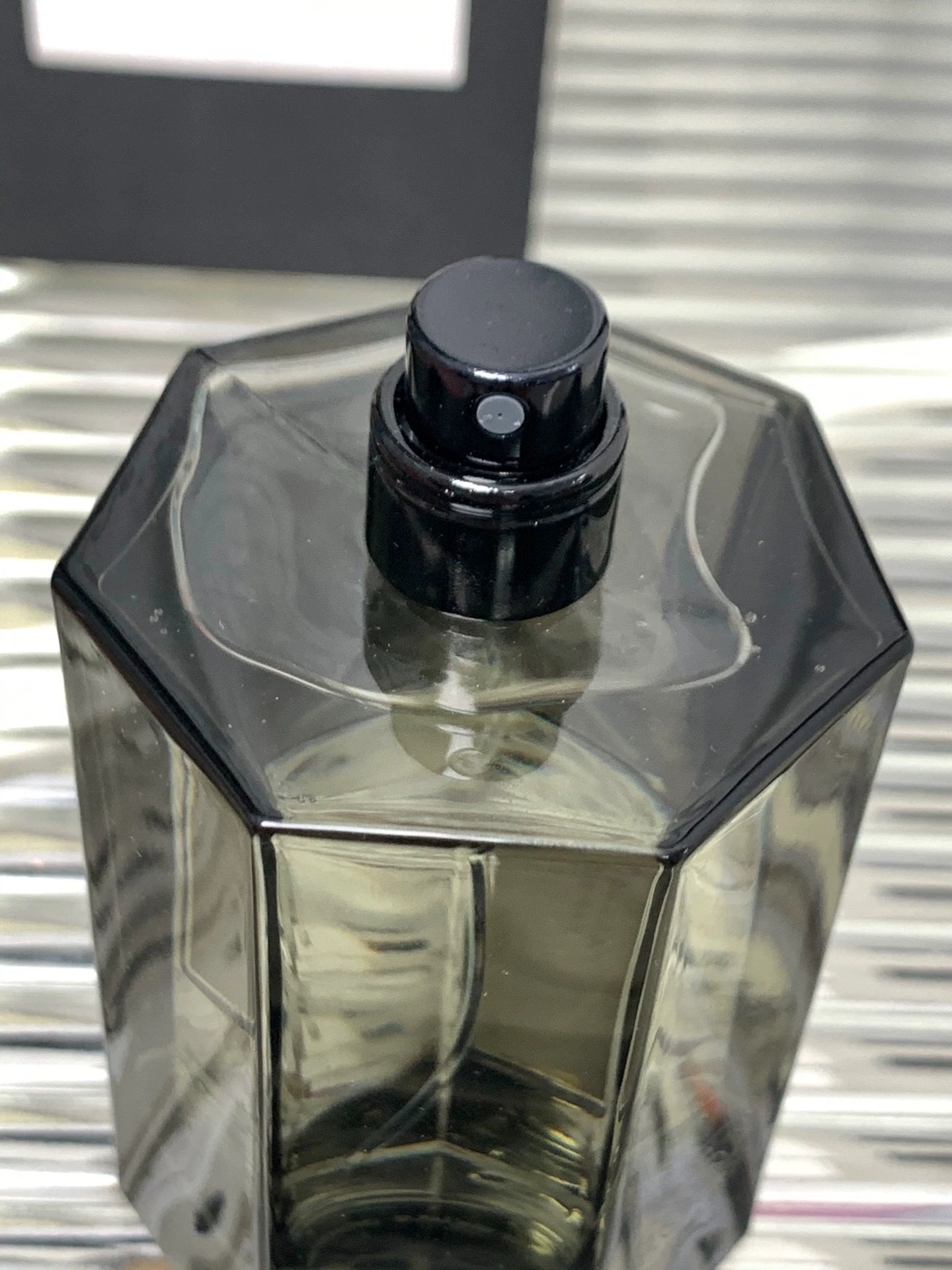 280726-30 There is box 100ml 3.4 oz