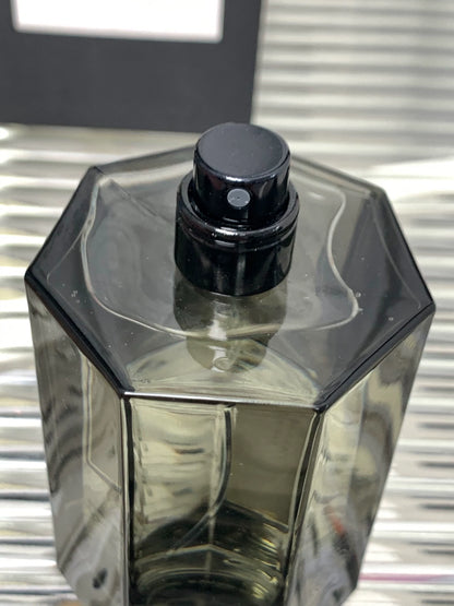 280726-30 There is box 100ml 3.4 oz