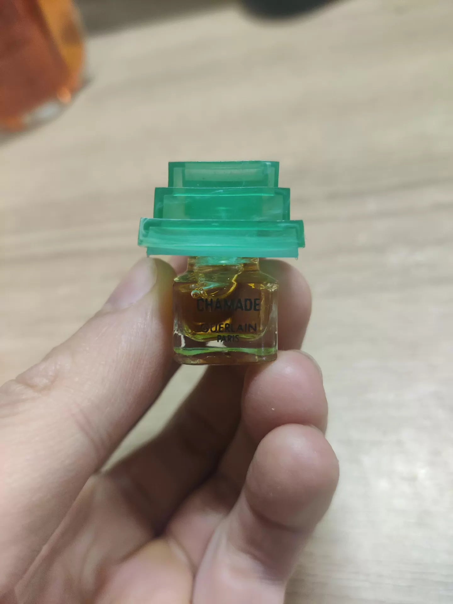 190426-10 Guerlain Drum of 1ml 0 oz