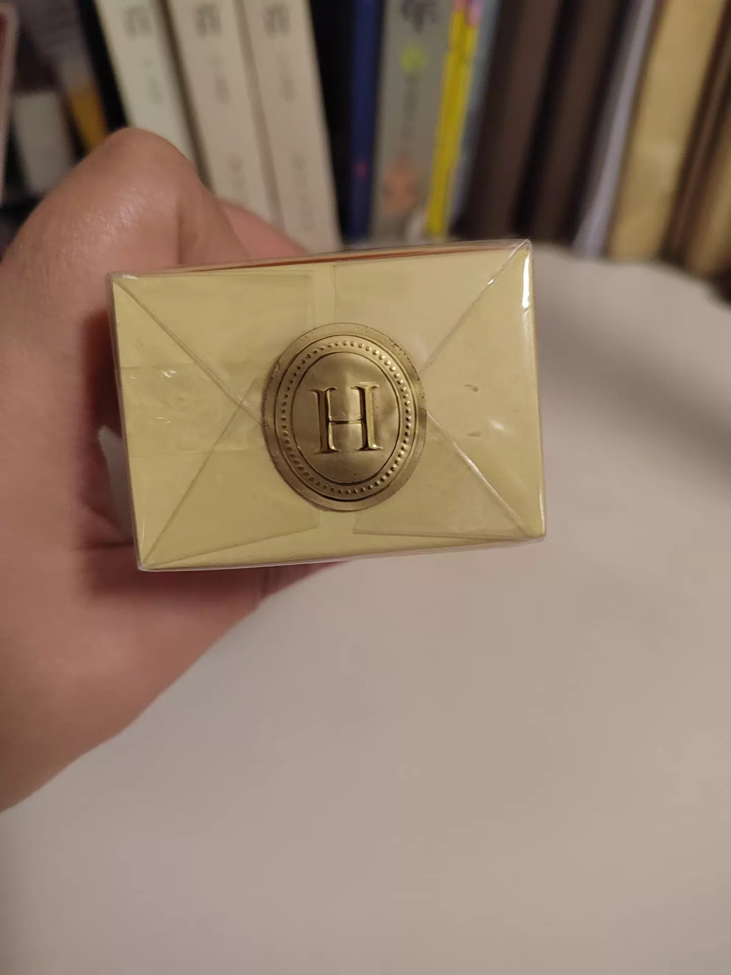 010926-107 Out-of-print Hobigant Contour EDP 50 ml 1.7 oz